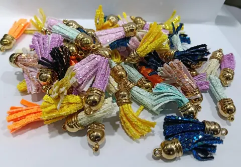 HD268 Jari gold cap Tassle 200 pcs pkt