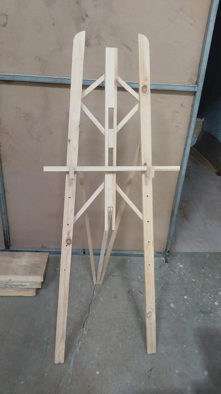 5 feet easel stand 12 pcs rate given below single pcs 750 rs