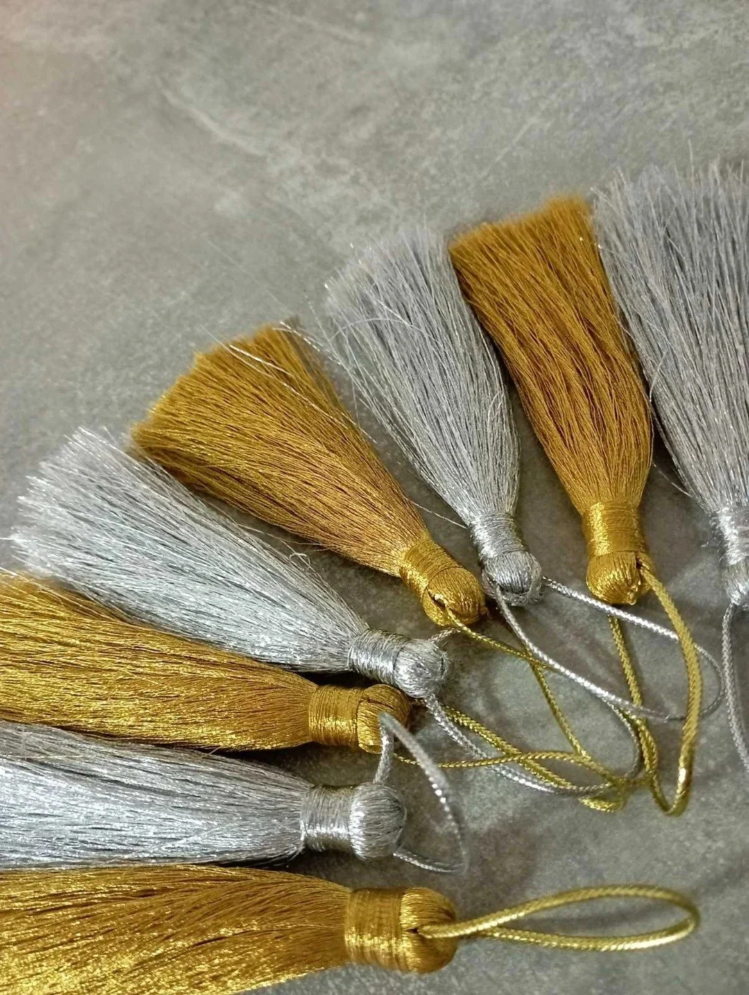 Tassle Gold Silver Mix/12 Pcs Pkt