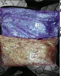 Colour Flakes/Min.Qty-12 Pkt