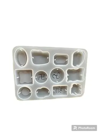 12 cavity om swastilk