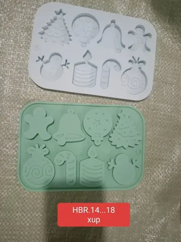 HBR35A-18 8 cavity chrishmas mould