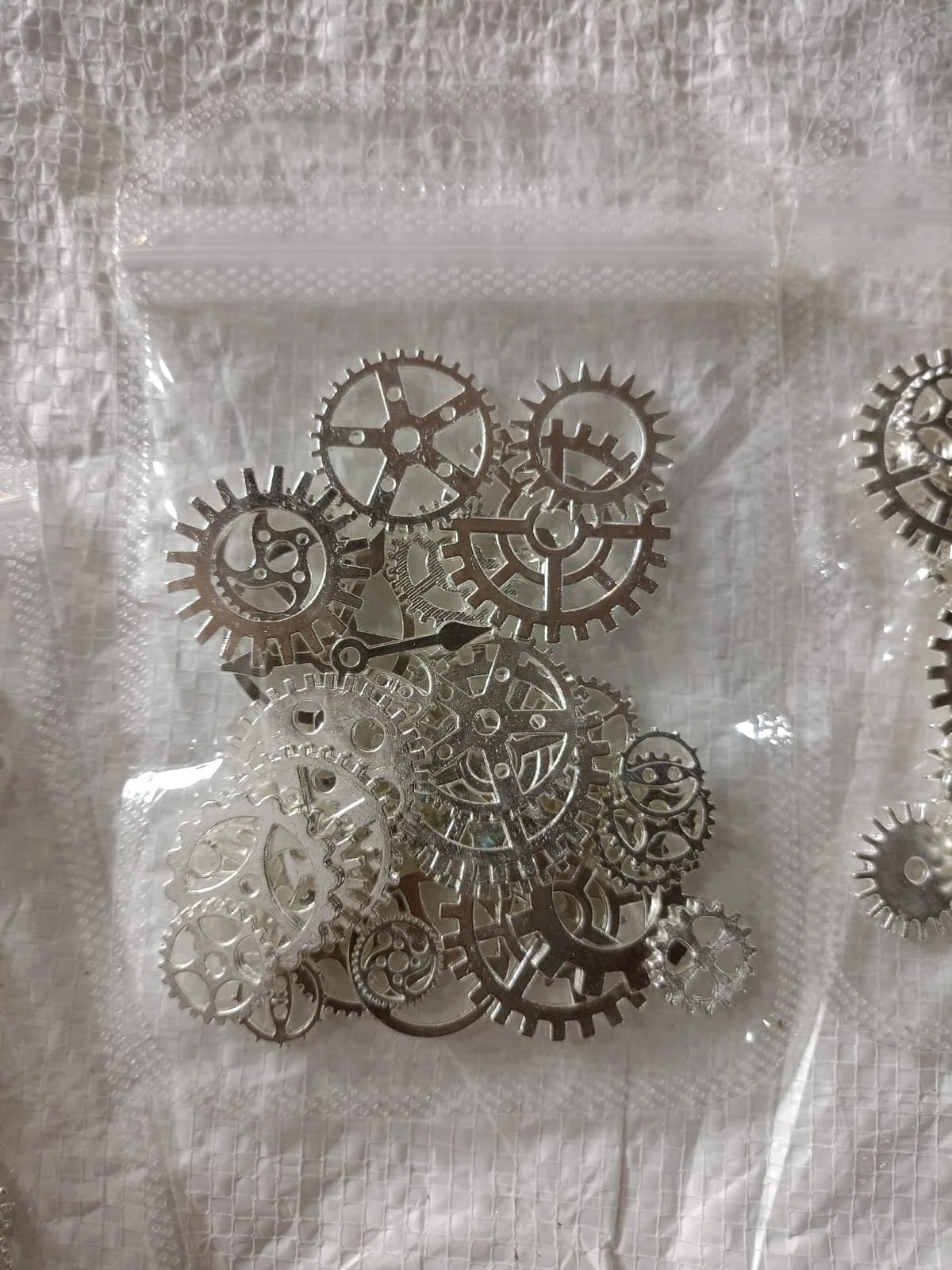 Gears metal chams QTY-min 12 pcs rs 60