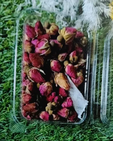 Natural flower big rose buds red