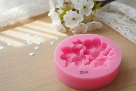 White 3 cavity flower 53 grm