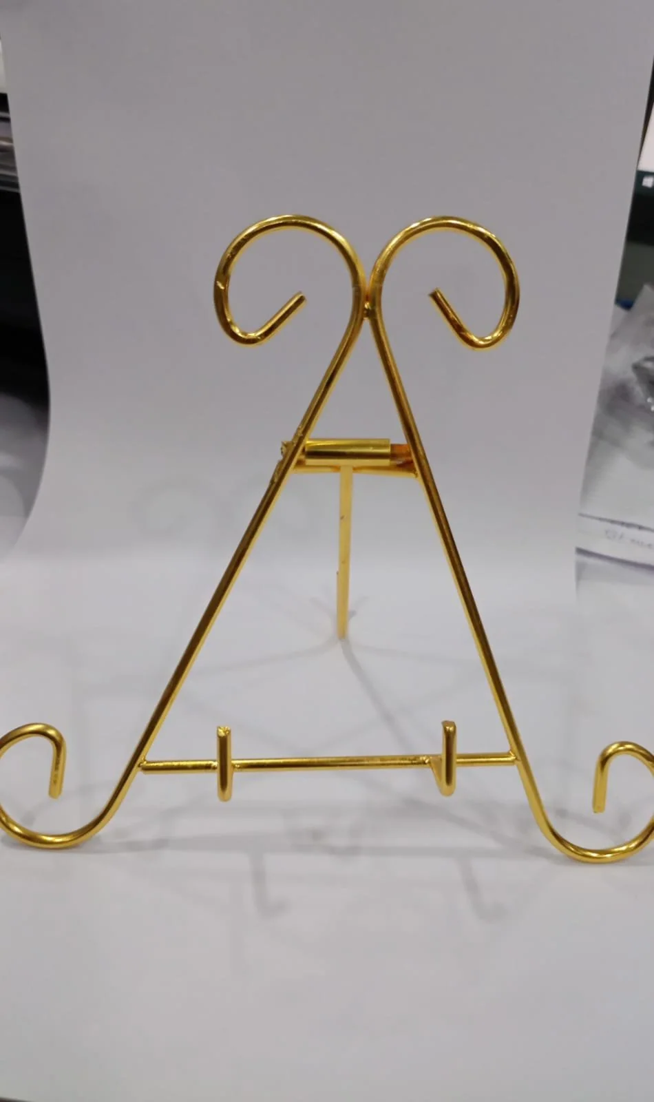 Design metal stand 4″inch