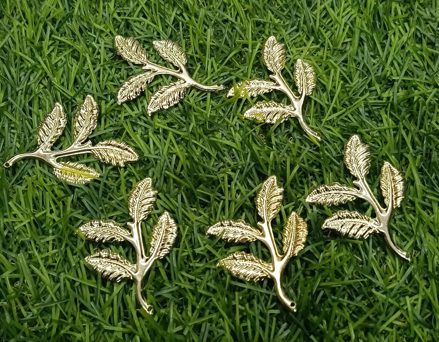 metal leafs gold small 4 petals